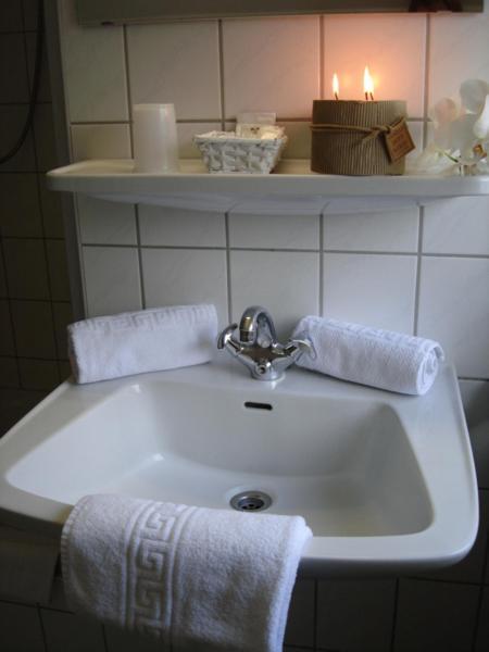 Hotel Zur Post Deudesfeld ภายนอก รูปภาพ